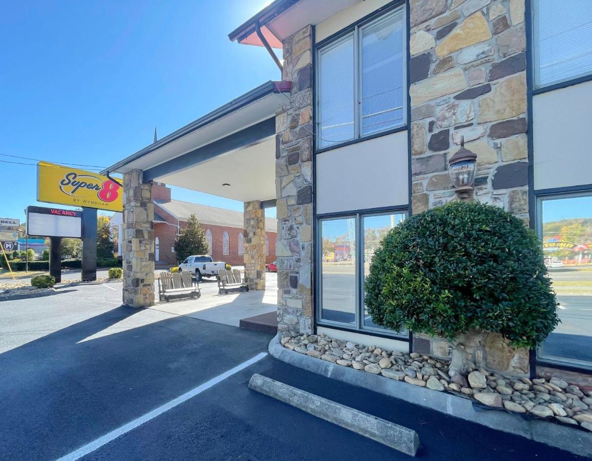 Super 8 By Wyndham Pigeon Forge Downtown Hotel Buitenkant foto